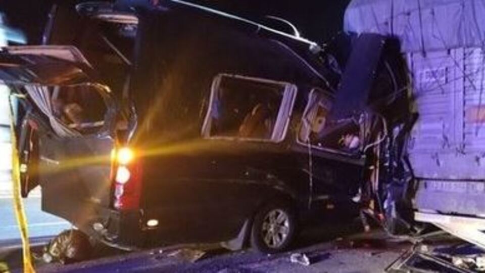 Özgür Ayaz kimdir?