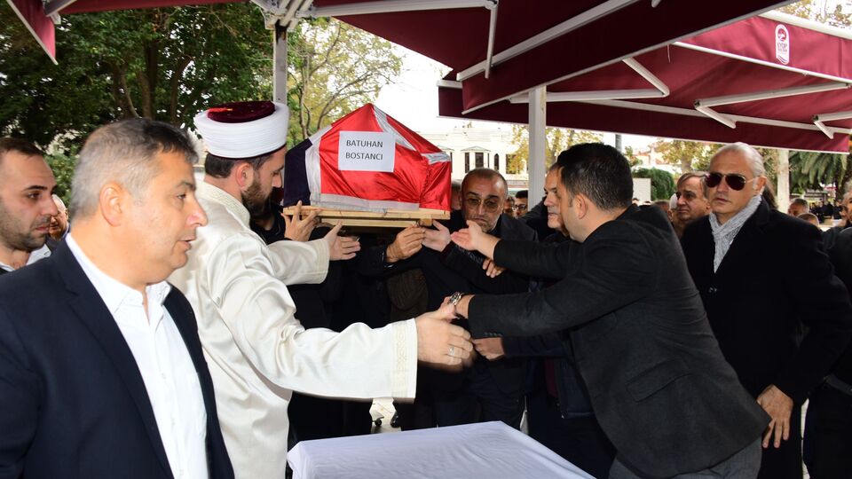 Son yolculuğuna uğurlandı