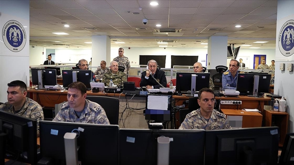 Cumhurbaşkanı Erdoğan, Bakan Akar'la görüştü