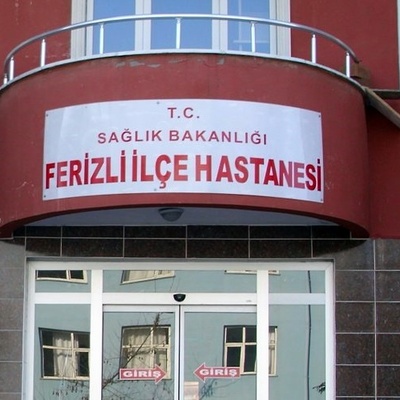 "Babamla ilgilenmiyorsunuz" deyip doktora saldırdılar!