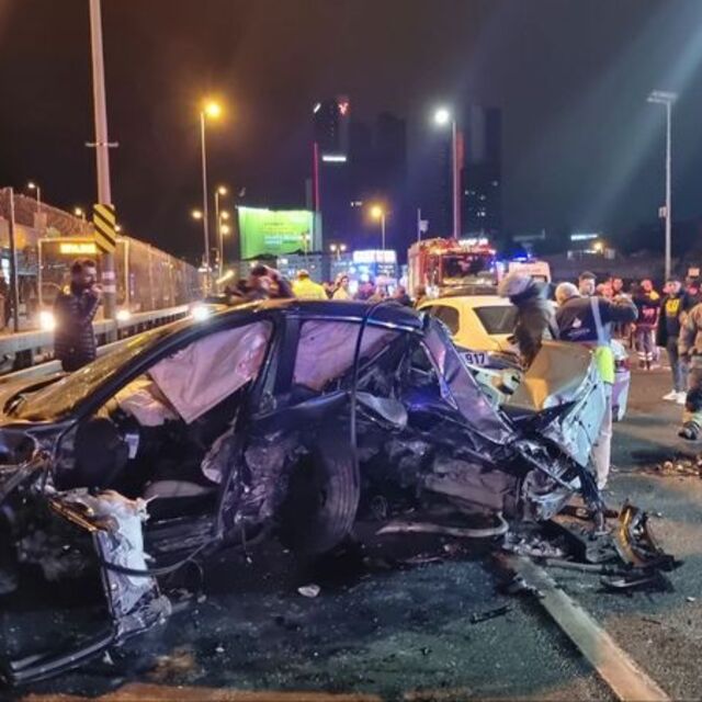 Mecidiyeköy'de zincirleme kaza: Çok sayıda yaralı var