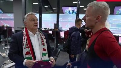 Orban'ın atkısı tartışma yarattı