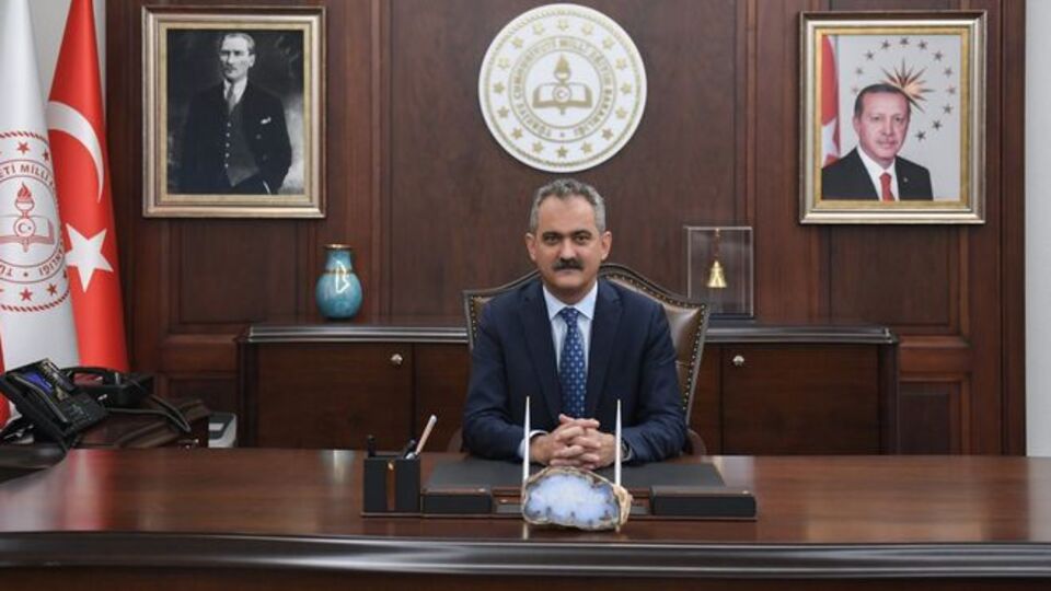 Bakan Özer'den Öğretmenler Günü mesajı