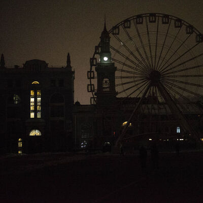 Rus güçlerinin saldırılarının ardından Ukrayna karanlığa gömüldü