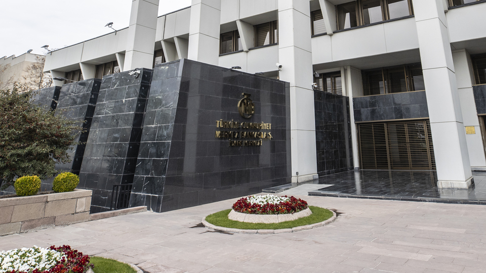 'Mevduat dolarizasyonu geriledi'