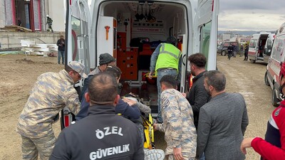 Cami inşaatında iskele çöktü! 1 ölü, 19 yaralı