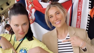 Adriana Lima kale arkasında