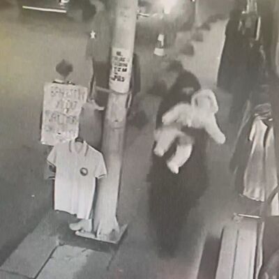 Bebeği ile yürürken sokak ortasında öldürüldü