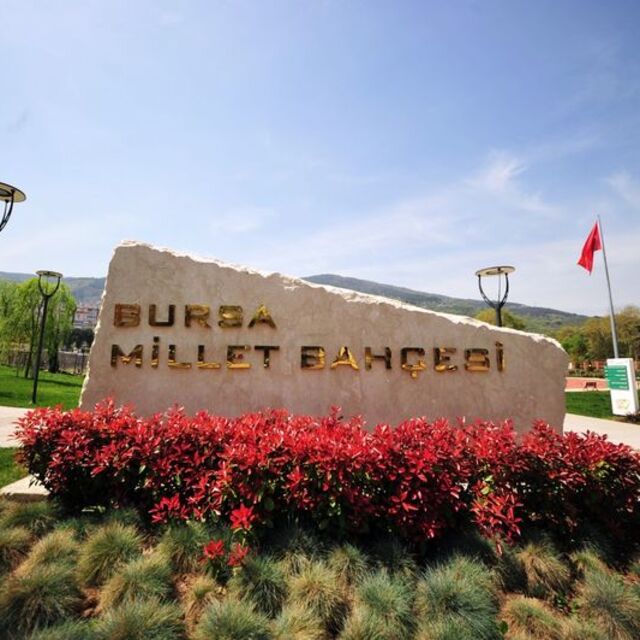 "Millet Bahçesi" tabelasından harf hırsızlığına hapis