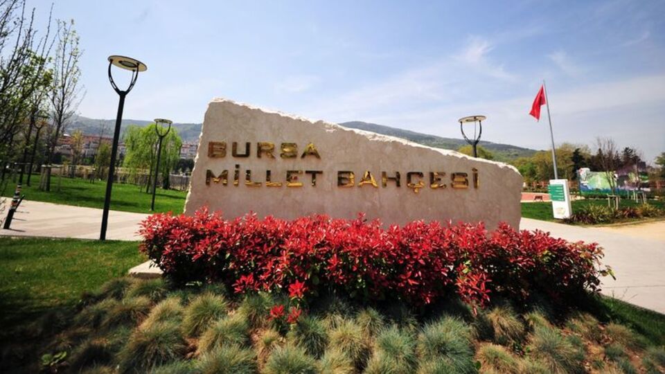 "Millet Bahçesi" tabelasından harf hırsızlığına hapis