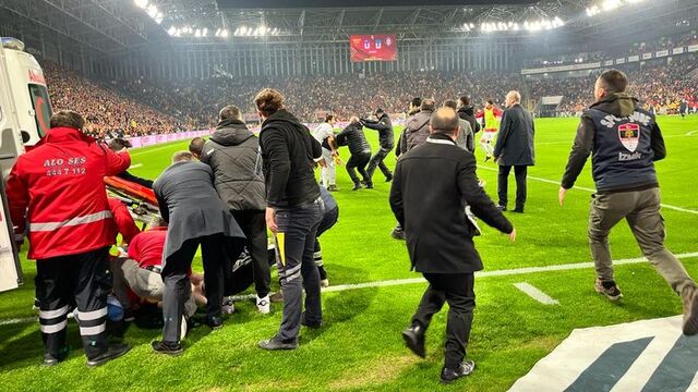 İzmir'deki olaylı derbide 21 gözaltı