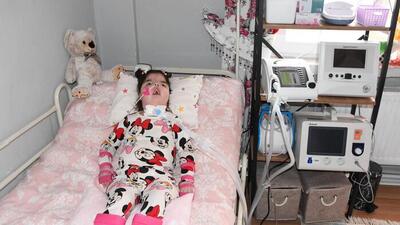 4 cihaza bağlı yaşayan SMA'lı Yaren'in babası: 1 lira bile umudumuz