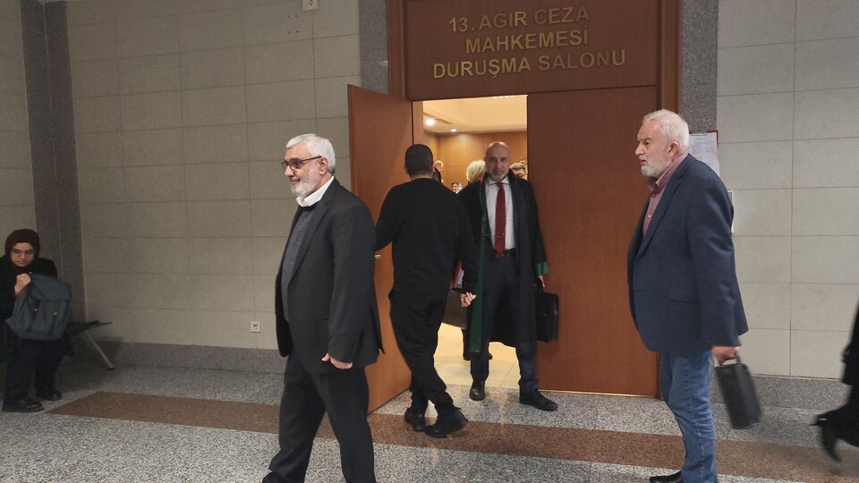 Kapatılan Zaman yazarlarına hapis cezası