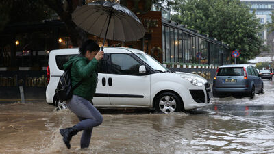 Sağanak yağış uyarısı! Bu bölgeler dikkat