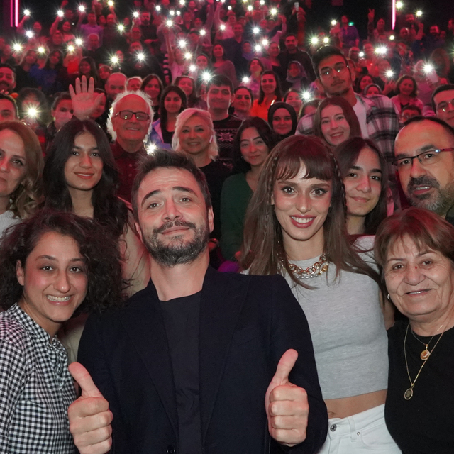 Bursa ve İstanbul'da seyirciyle buluştular