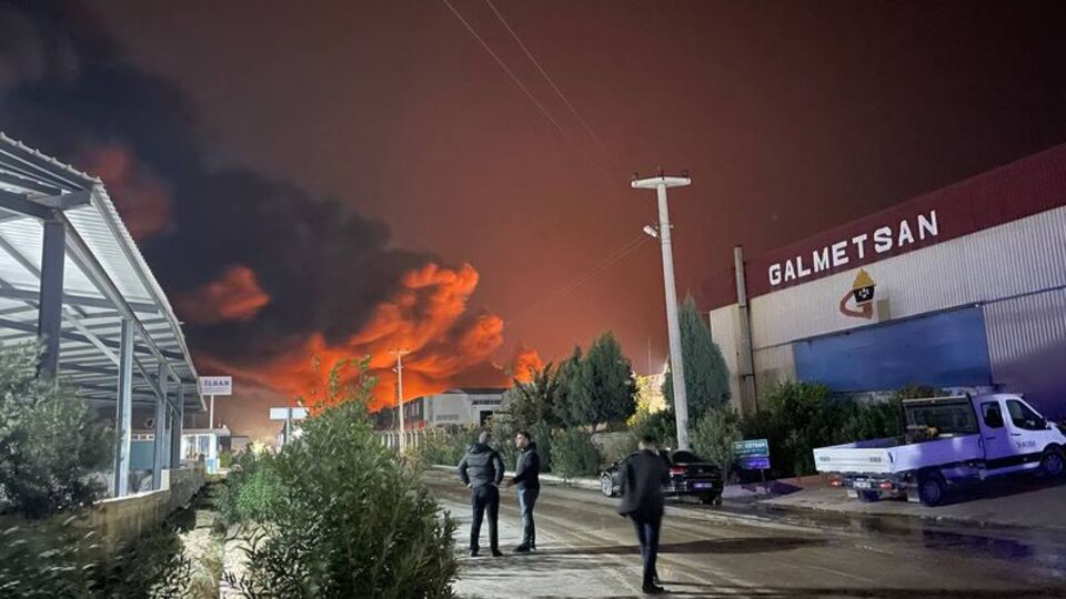 Adana'da kimya fabrikasında korkutan yangın