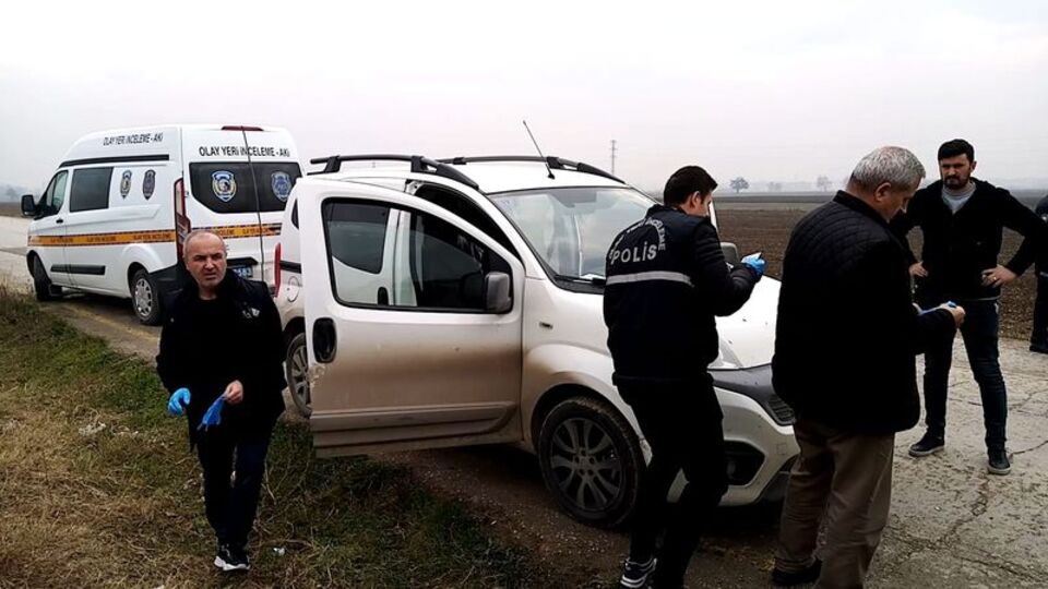 Park halindeki araçta sır ölüm!