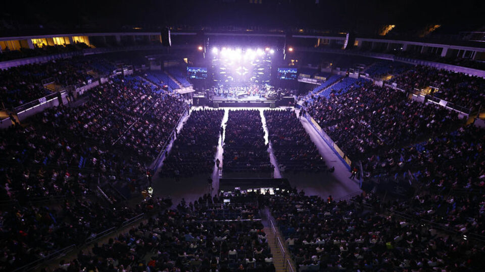 Müzik yayını 01.00'e kadar, havai fişek için sınırlama