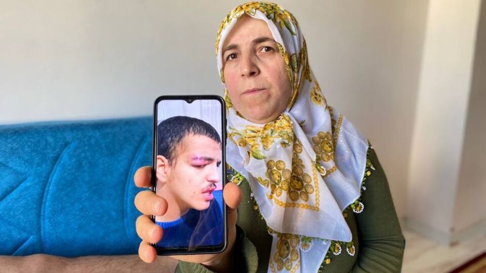 Tavuklarını seven otizmli gence şiddet!