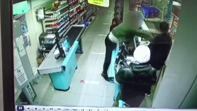 Telefonunu kaybedince kasiyeri darp etti!