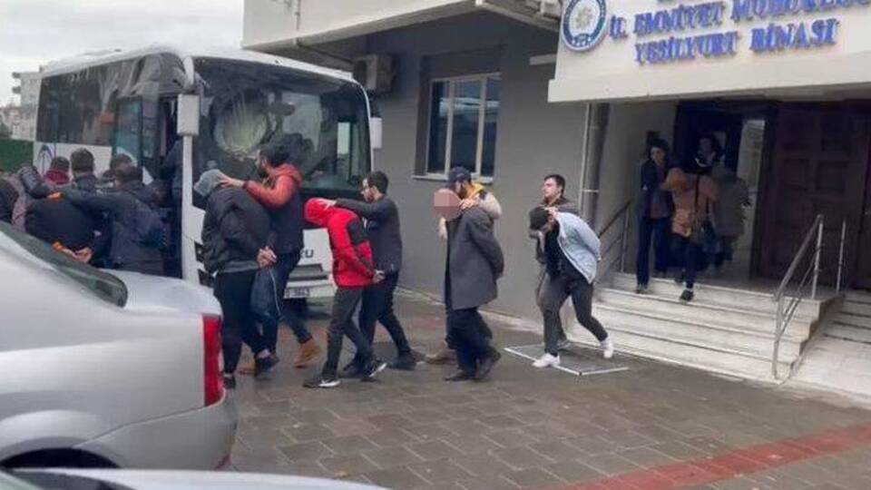 "Ev hanımları için ek iş" dolandırıcılığı: 15 tutuklama