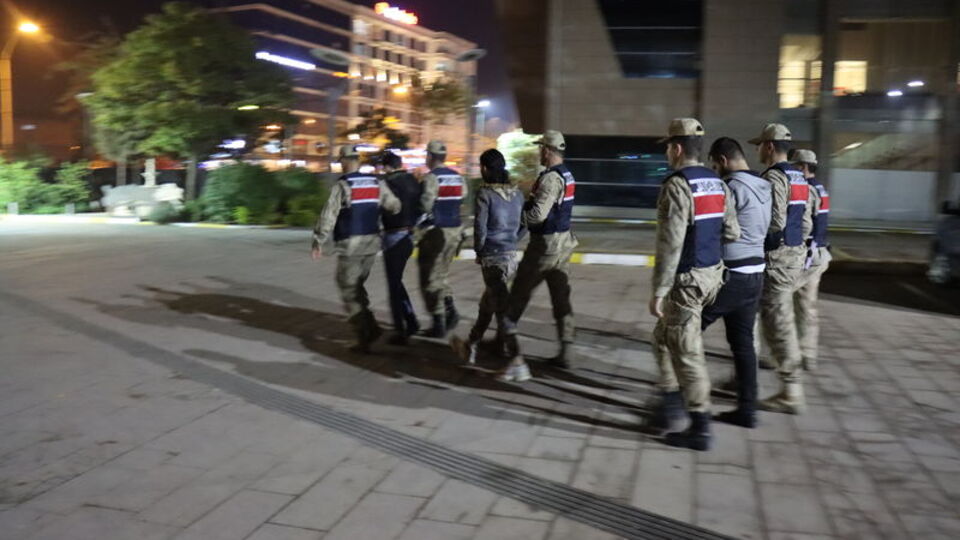 Kilis'te yakalanan 47 düzensiz göçmen sınır dışı edildi