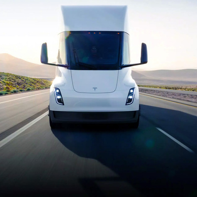 Tesla'nın kamyonu 3 yıl gecikmeli geldi