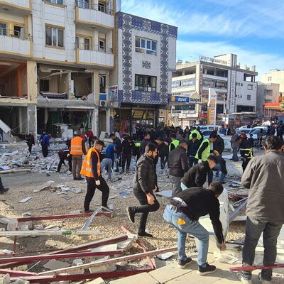 Şanlıurfa'da iş yerinde patlama! Yaralılar var