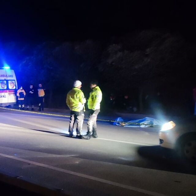 Otomobilin çarptığı kadın öldü