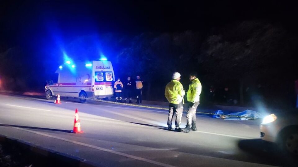 Otomobilin çarptığı kadın öldü