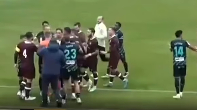 Dostluk maçında kavga çıktı!