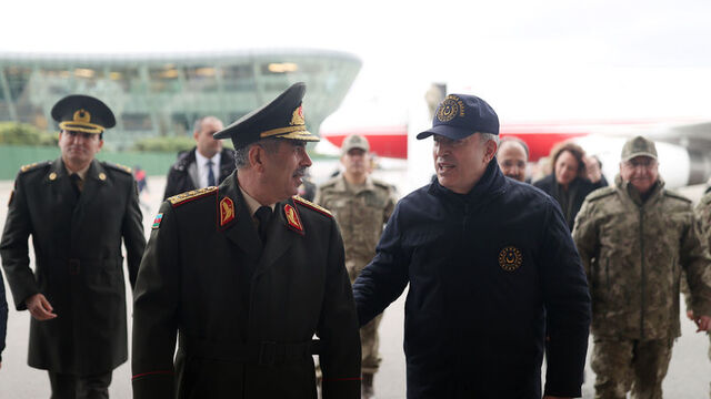 Milli Savunma Bakanı Akar Azerbaycan'da