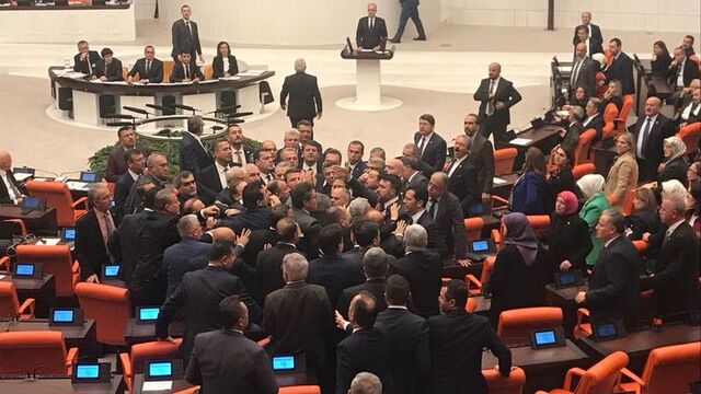 Meclis'te bütçe maratonu gergin başladı!