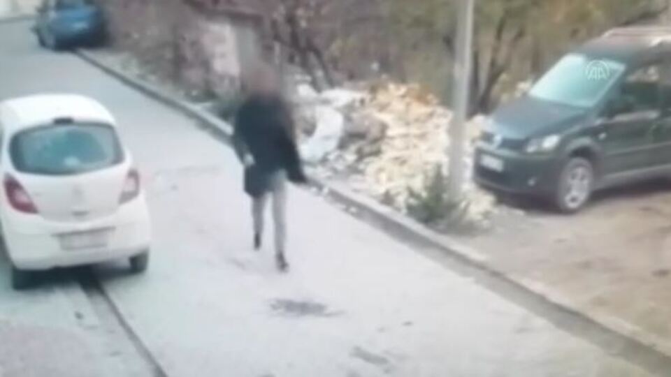 Boğazına bıçak dayayıp taciz etmiş! Cinsel saldırı şüphelisinin son görüntüsü!