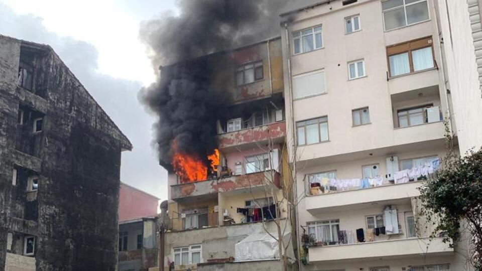 Feci yangın! Ölümden saniyelerle kurtuldular