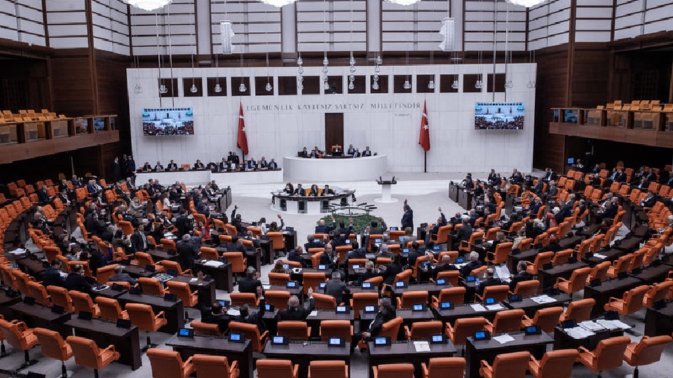 TBMM ve Adalet ile Gençlik ve Spor bakanlıklarının bütçeleri kabul edildi