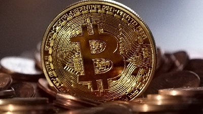 Bitcoin tutunmaya çalışıyor