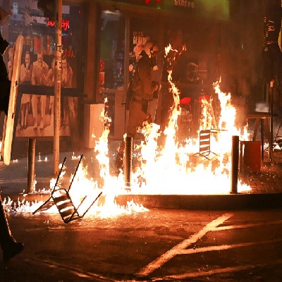 Yunanistan'da binlerce kişi sokaklara döküldü