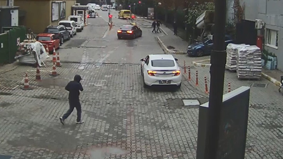 Kuyumcuyu soyan Şilili hırsızlar, Tiflis'e kaçarken yakalandı