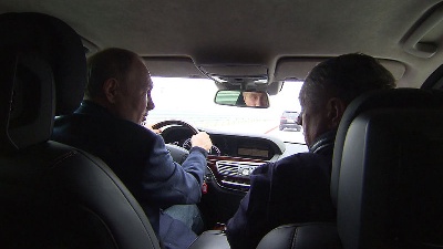 Putin'in kullandığı Mercedes gündem oldu