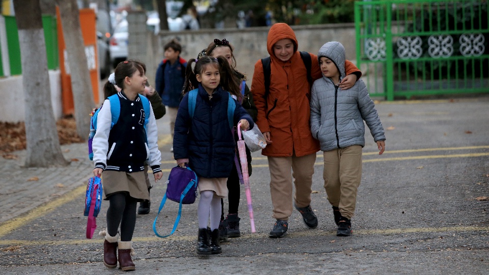 Okullarda maske önerisi!