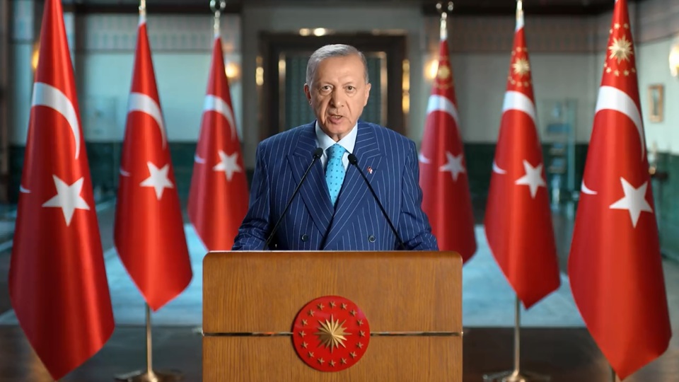 Erdoğan: Yılbaşından itibaren enflasyonun boynunu kırmış olacağız