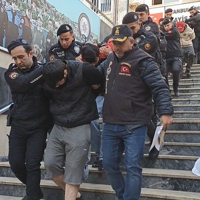 Bir kişi öldü! İki kişi yaralı! Tacikistanlı çete İstanbul'da çatıştı!