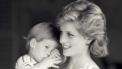 Harry ve Meghan: Netflix'in belgeseli beklentiyi karşıladı mı?