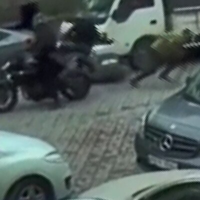 Gaspçılar, para taşıyan kuryeye kurşun yağdırdı!