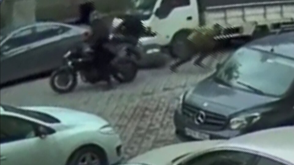 Gaspçılar, para taşıyan kuryeye kurşun yağdırdı!