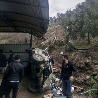 Otomobil şarampole devrildi! 7 yaralı