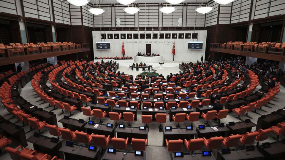 Sanayi ve Teknoloji ile Milli Eğitim bakanlıklarının bütçeleri kabul edildi