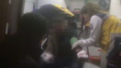 Bıçaklı kavgada mesai arkadaşının kulağını kesti