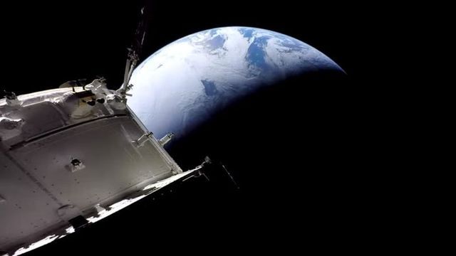 Ay'a dönüş: NASA'nın test aracı Dünya'ya döndü